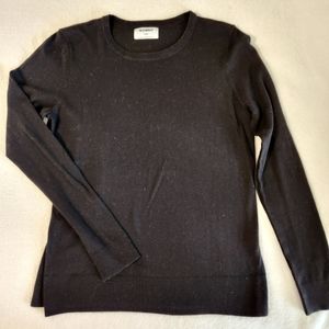 Like new basic black Old Navy sweater